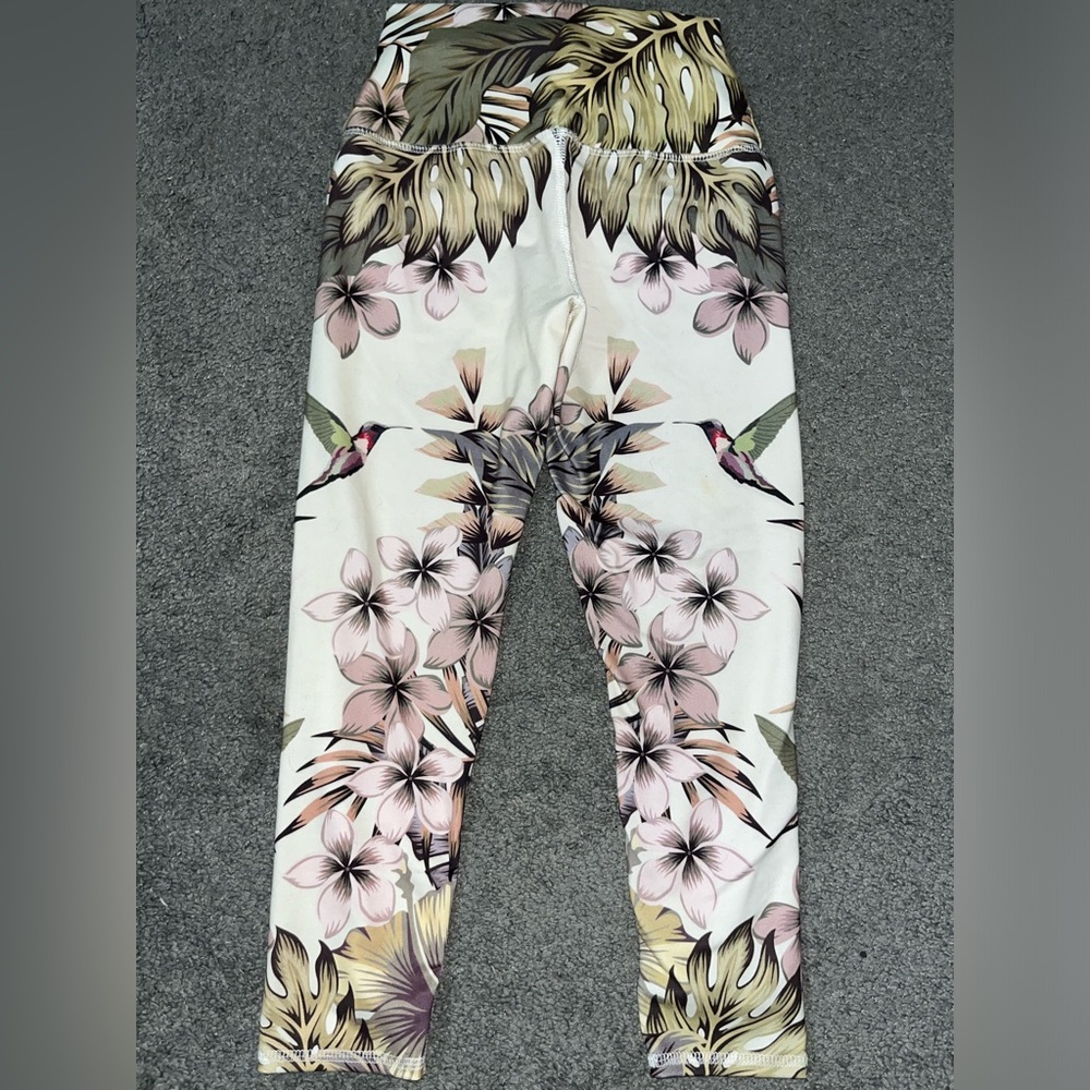 Women’s Activewear Evolution and Creation Capri Leggings - Size Small - Picture 2 of 5